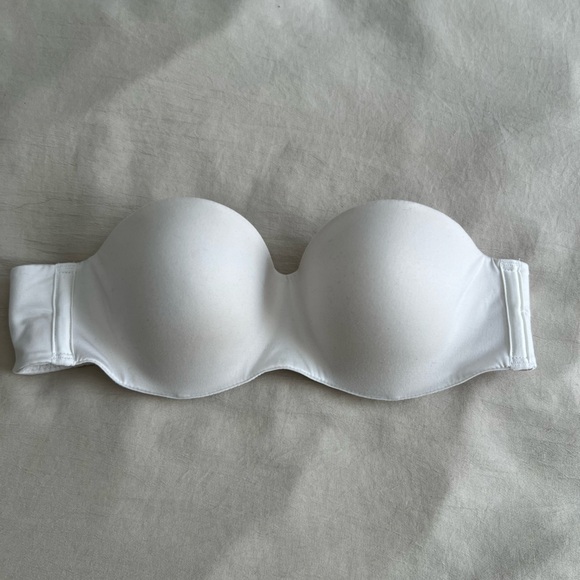 Victorias Secret Strapless Bra - Picture 1 of 3